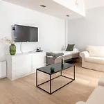 2ndhomes Loft With & Balcony By The White Church Апартаменты Хельсинки