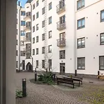 2ndhomes Loft With & Balcony By The White Church Апартаменты *
