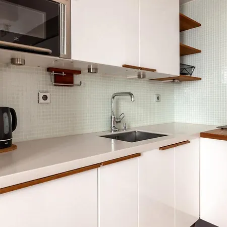 2ndhomes Loft With & Balcony By The White Church