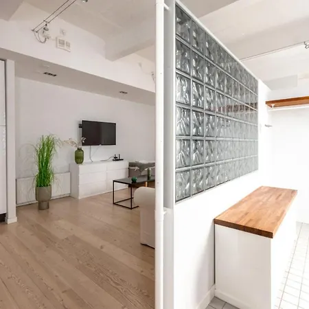 2ndhomes Loft With & Balcony By The White Church * 헬싱키