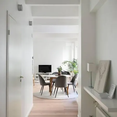 아파트 2ndhomes Loft With & Balcony By The White Church 헬싱키