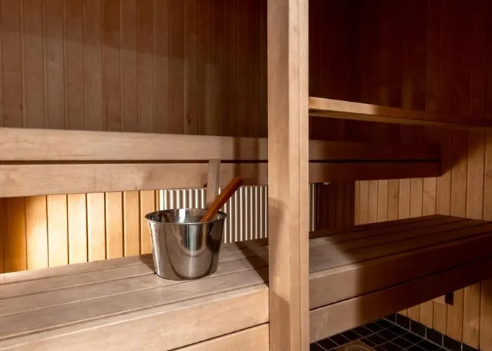 2ndhomes Loft With & Balcony By The White Church *