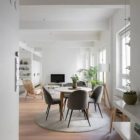 2ndhomes Loft With & Balcony By The White Church * Helsínquia