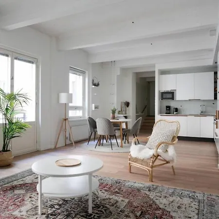 2ndhomes Loft With & Balcony By The White Church Apartamento Helsínquia